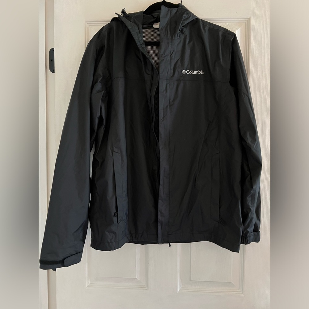 Columbia 100% Nylon Rain Jacket